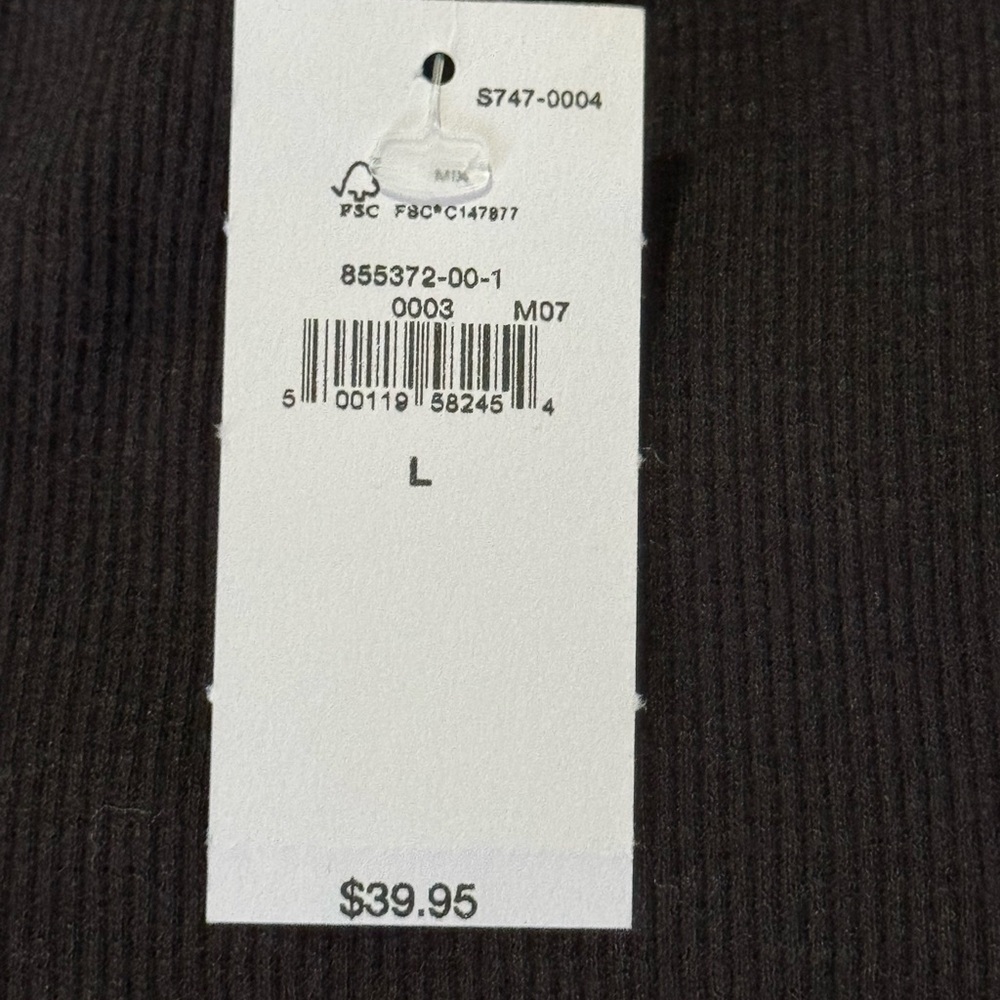 *NWT* GAP rubbed flutter sleeve top. Size L - Picture 6 of 7